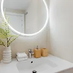 Casa Bahia Bliss At One80 Suites, Apartment Estepona